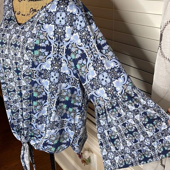 New Direction Top Sz L - Picture 4 of 10